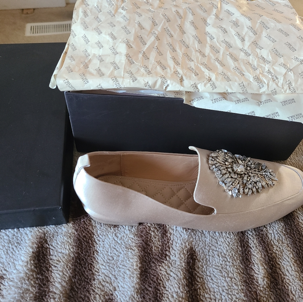 Badgley Mischka Flat Rhinestone shoes size 11